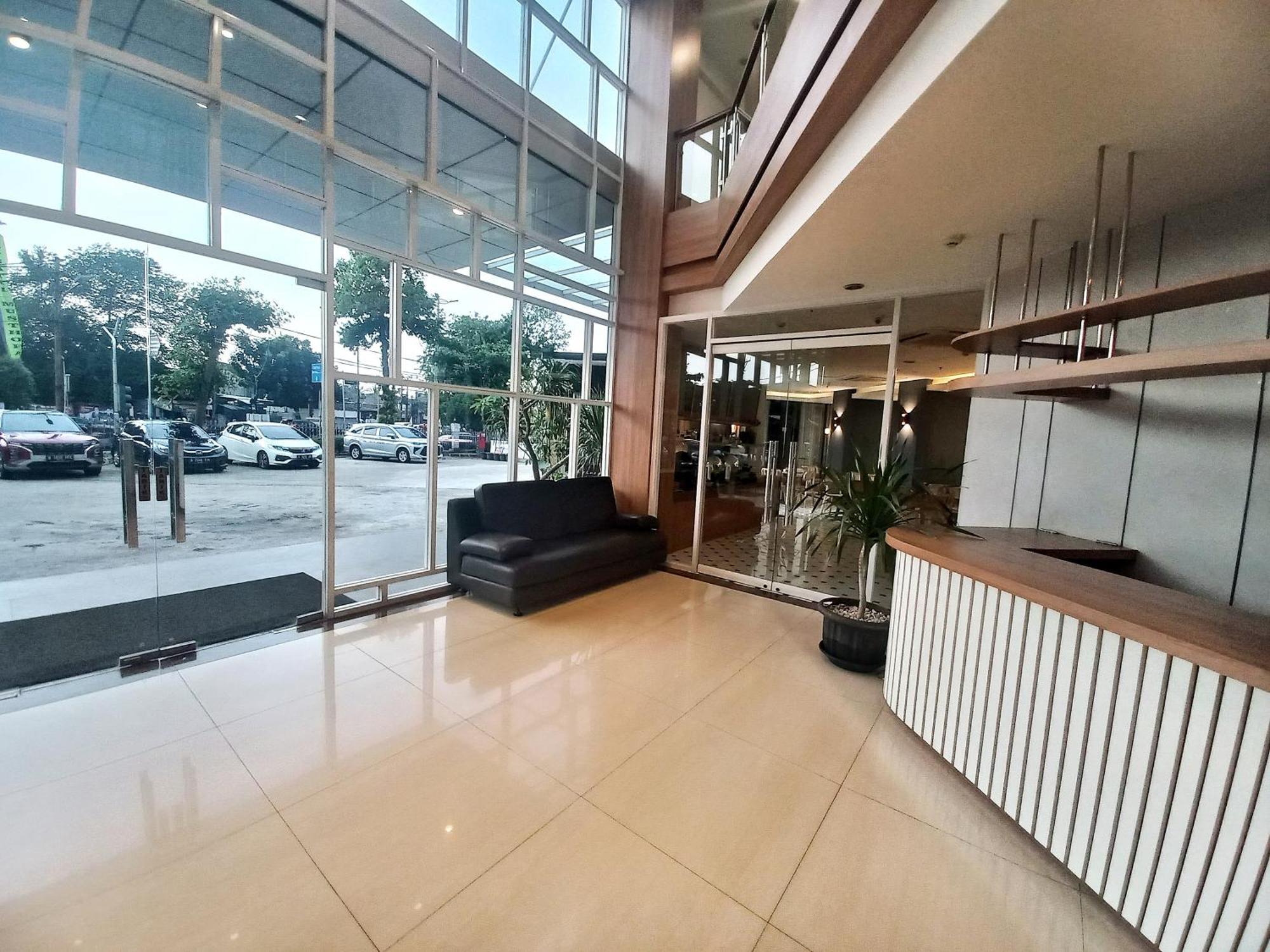 Hotel 88 Kedoya Jakarta Exterior photo